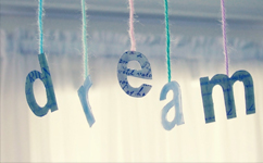 “勇敢”堅(jiān)定夢(mèng)想，不忘初心繼續(xù)前行——12月演講主題1